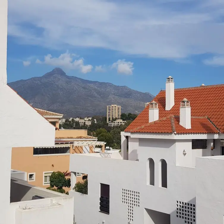 Venta de apartamento en planta media en Nueva Andalucía
