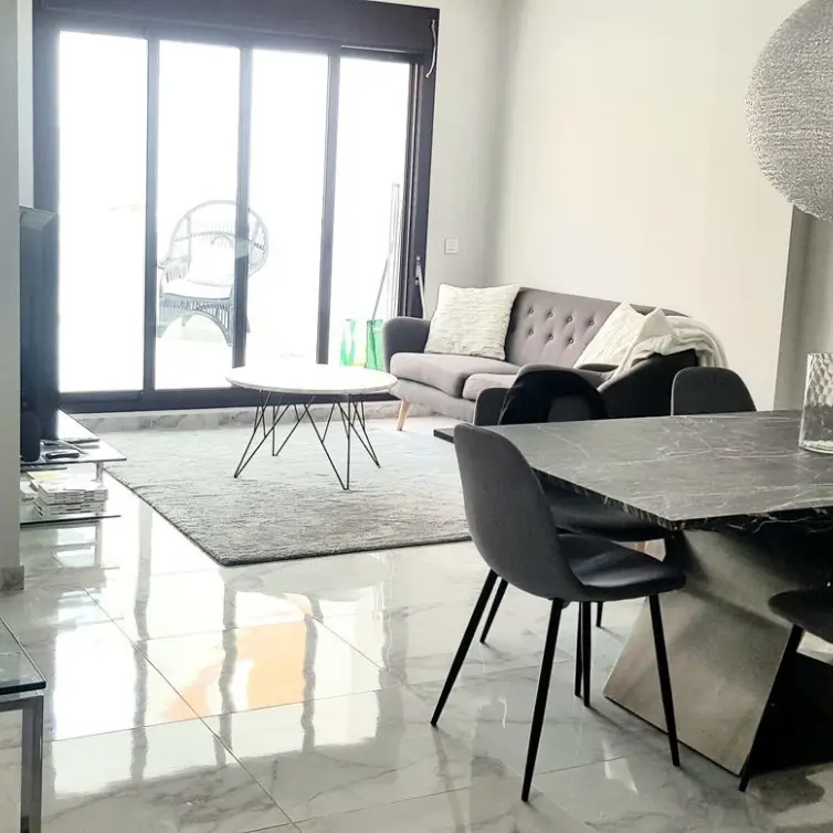 Venta de apartamento en planta media en Nueva Andalucía