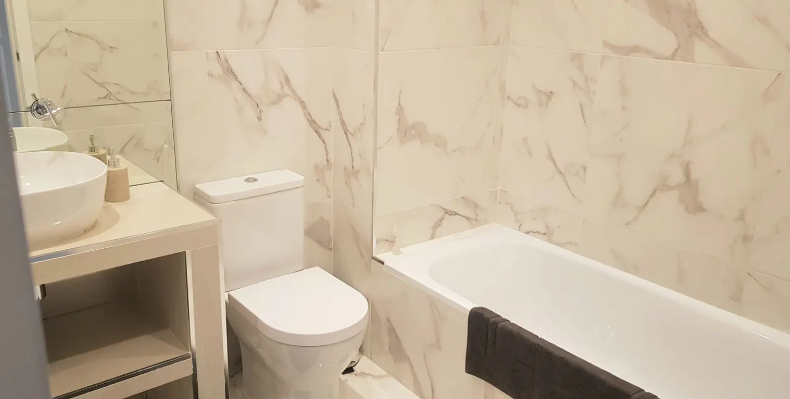 Sale of middle floor apartment in Nueva Andalucía 10