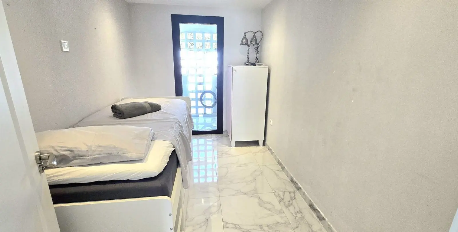 Sale of middle floor apartment in Nueva Andalucía 12