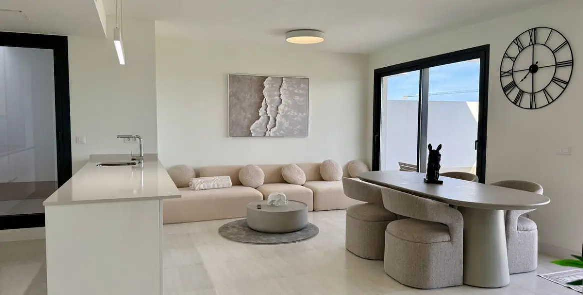 Продажа пентхауса в Estepona 1
