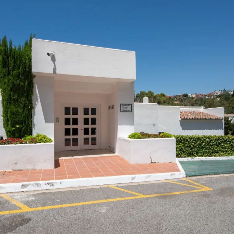 Sale of penthouse in Benahavís