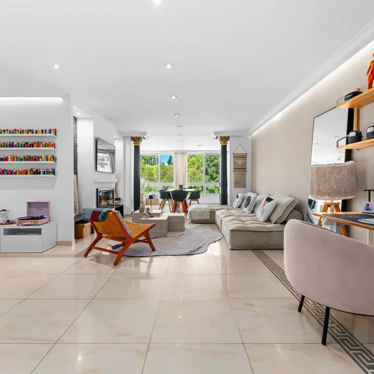 Sale of penthouse in Benahavís
