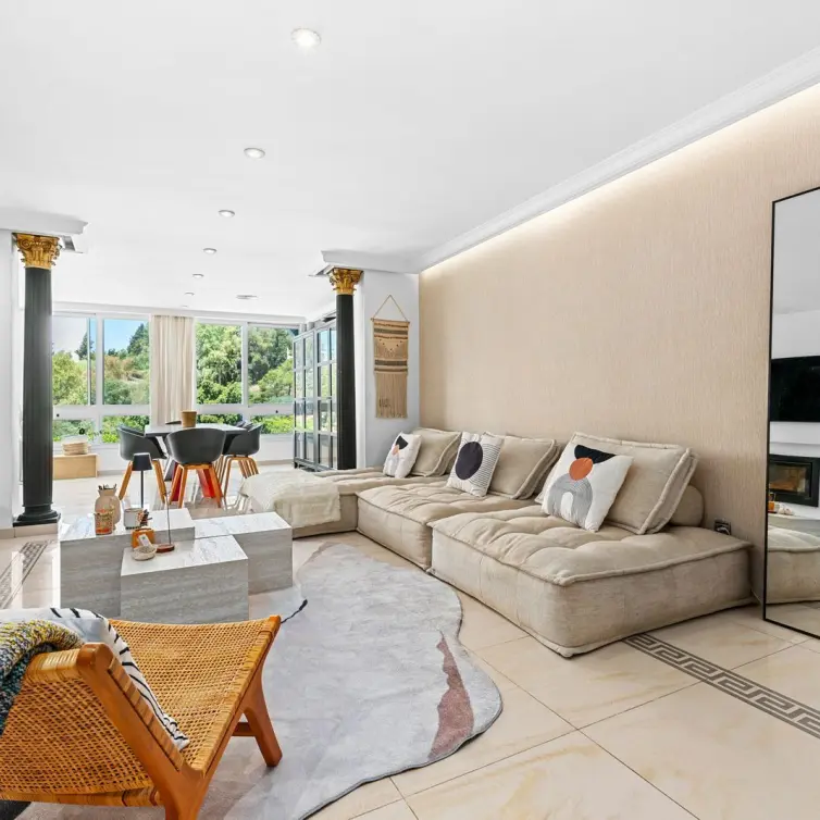 Sale of penthouse in Benahavís