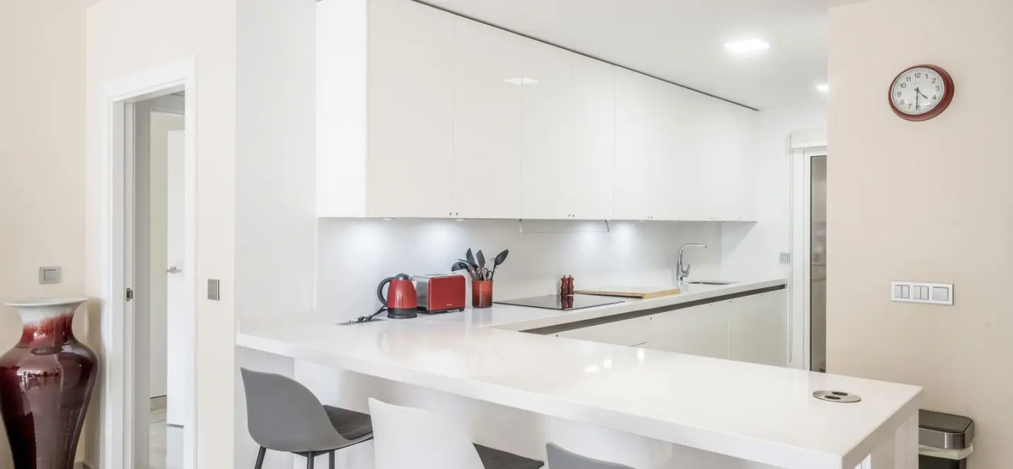 Sale of middle floor apartment in Nueva Andalucía 4