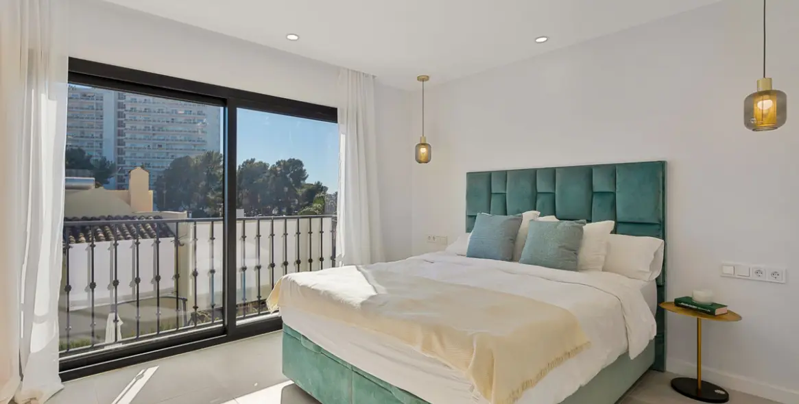 Sale of detached villa in Nueva Andalucía 14