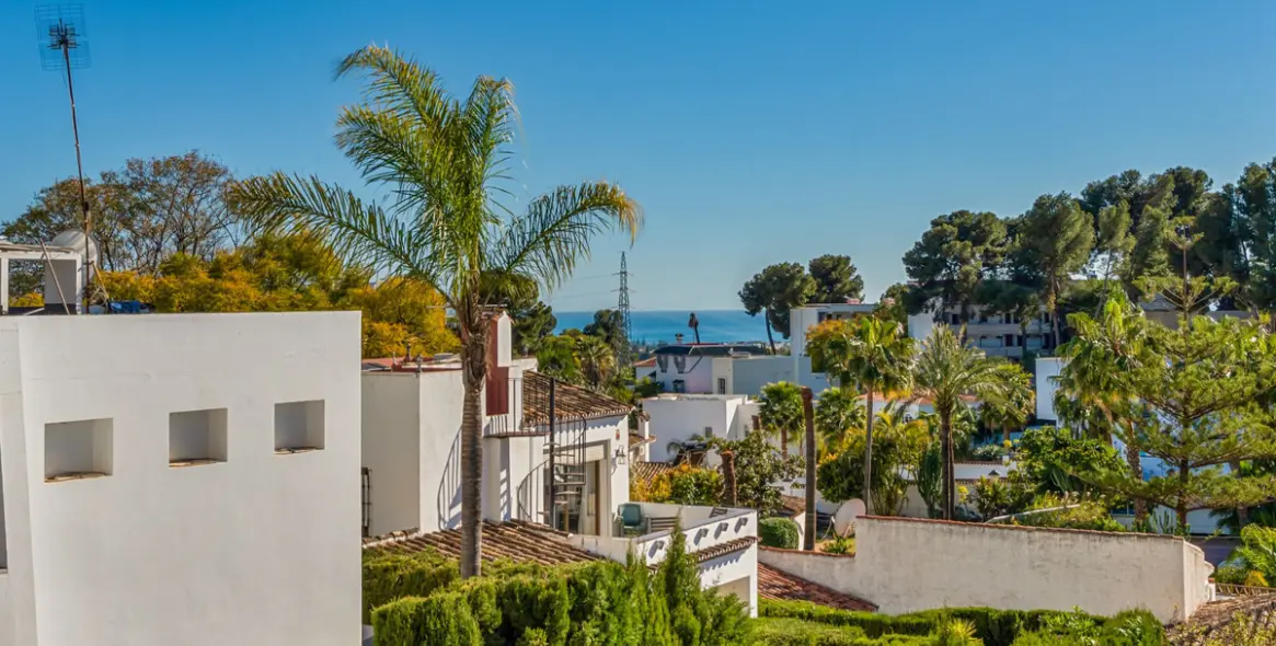 Sale of detached villa in Nueva Andalucía 17