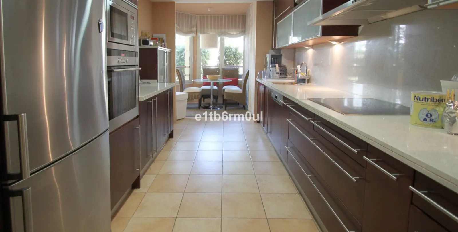 Venta de apartamento en planta media en The Golden Mile 10