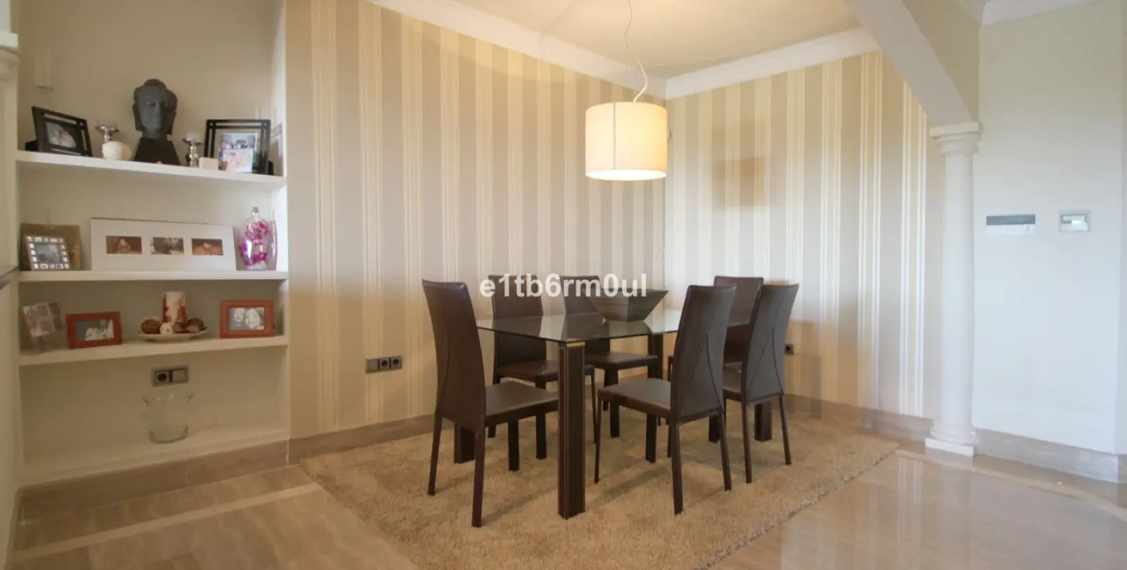 Venta de apartamento en planta media en The Golden Mile 11