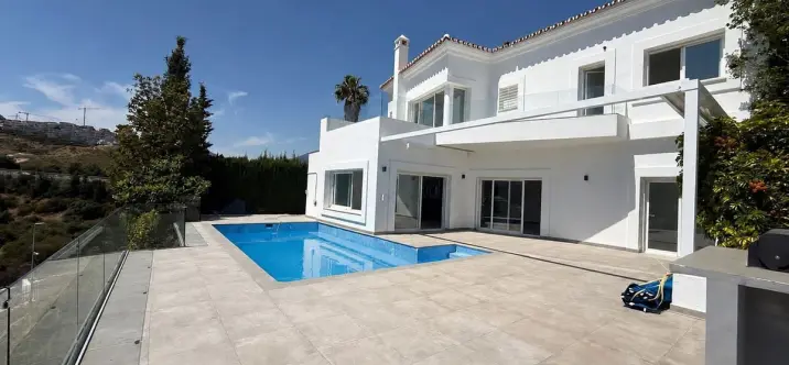 Venta de villa independiente en Benahavís 0