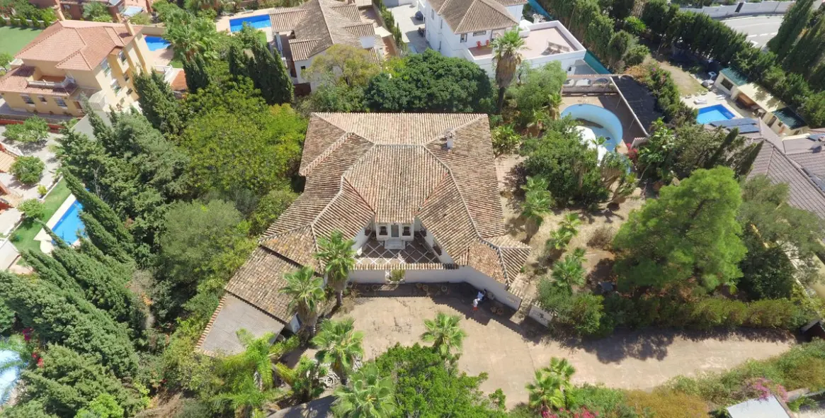 Venta de villa independiente en Marbella 1