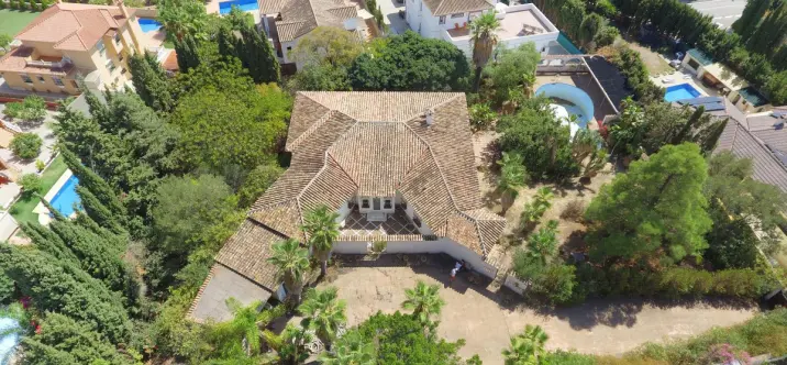 Venta de villa independiente en Marbella 0