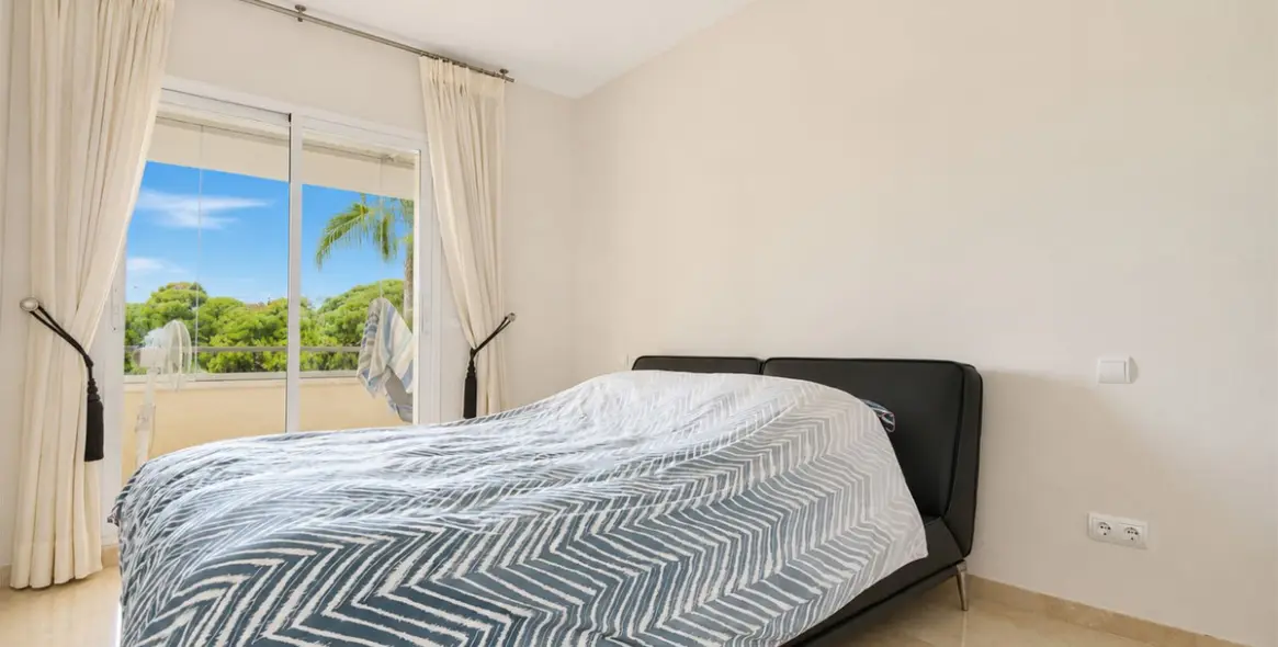 Venta de ático dúplex en Cabopino 18