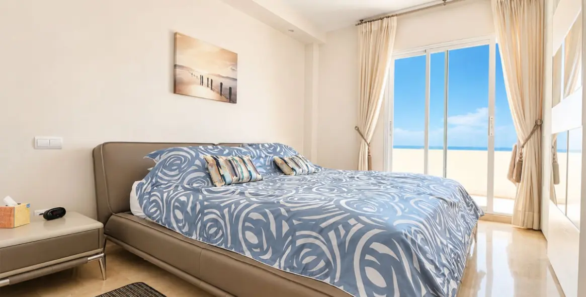 Venta de ático dúplex en Cabopino 19