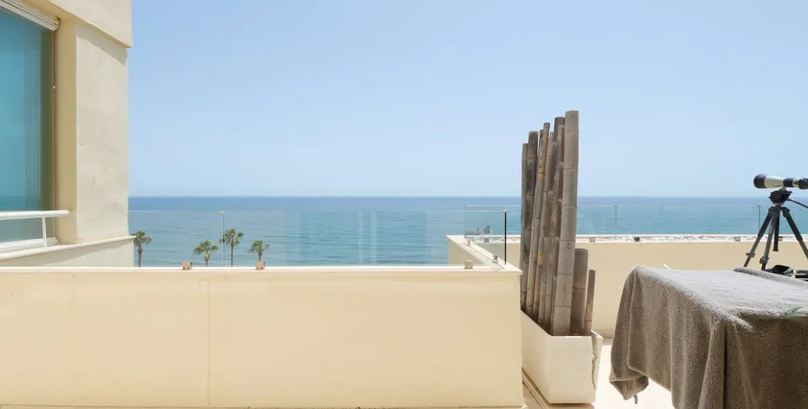 Venta de ático dúplex en Cabopino 32