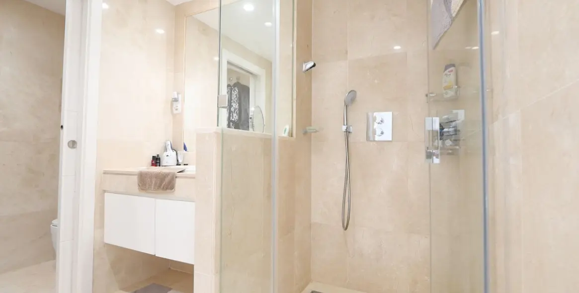 Venta de ático dúplex en Cabopino 33