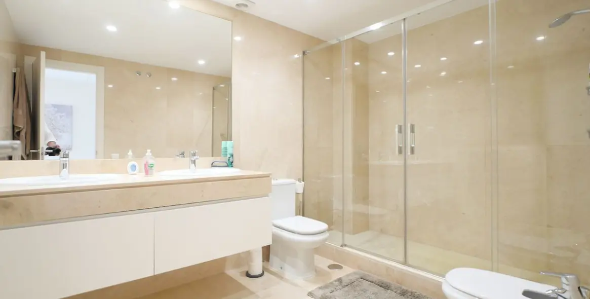 Venta de ático dúplex en Cabopino 42