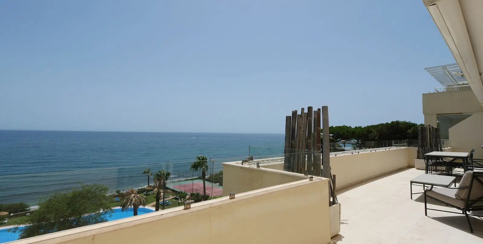 Sale of penthouse duplex in Cabopino 21