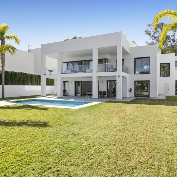 Sale of detached villa in Torremuelle