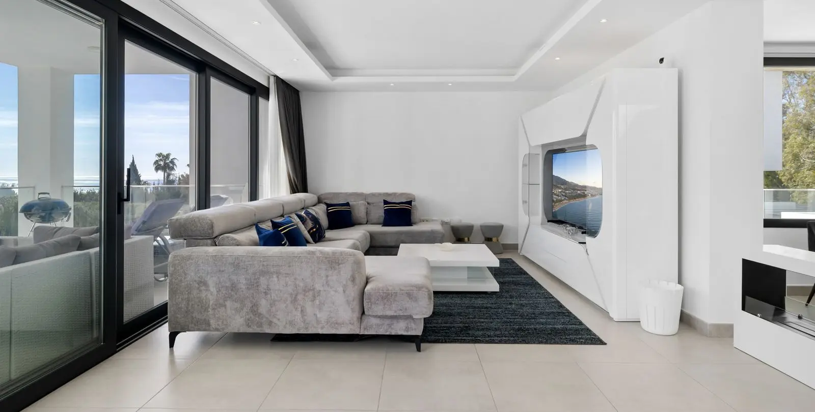 Sale of detached villa in Torremuelle 10