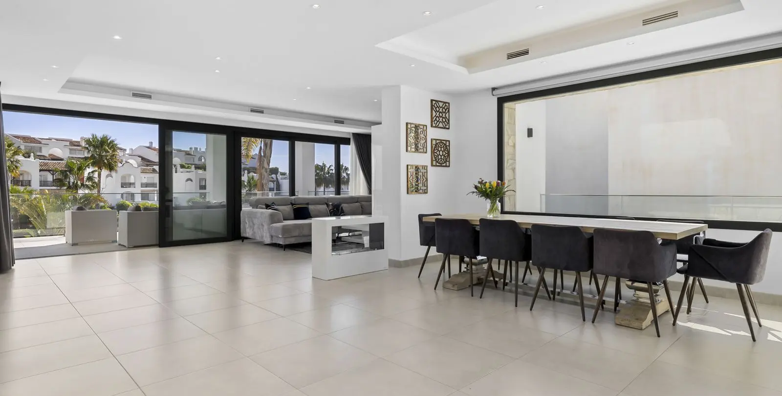 Sale of detached villa in Torremuelle 11
