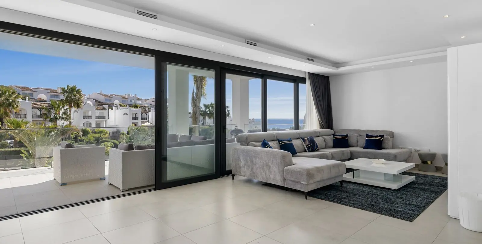 Sale of detached villa in Torremuelle 12
