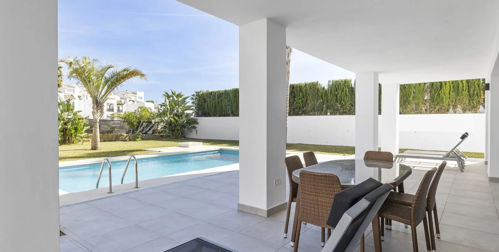 Sale of detached villa in Torremuelle 56