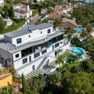 Venta de villa independiente en Torrequebrada