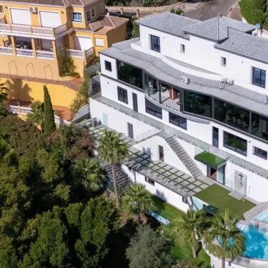Venta de villa independiente en Torrequebrada