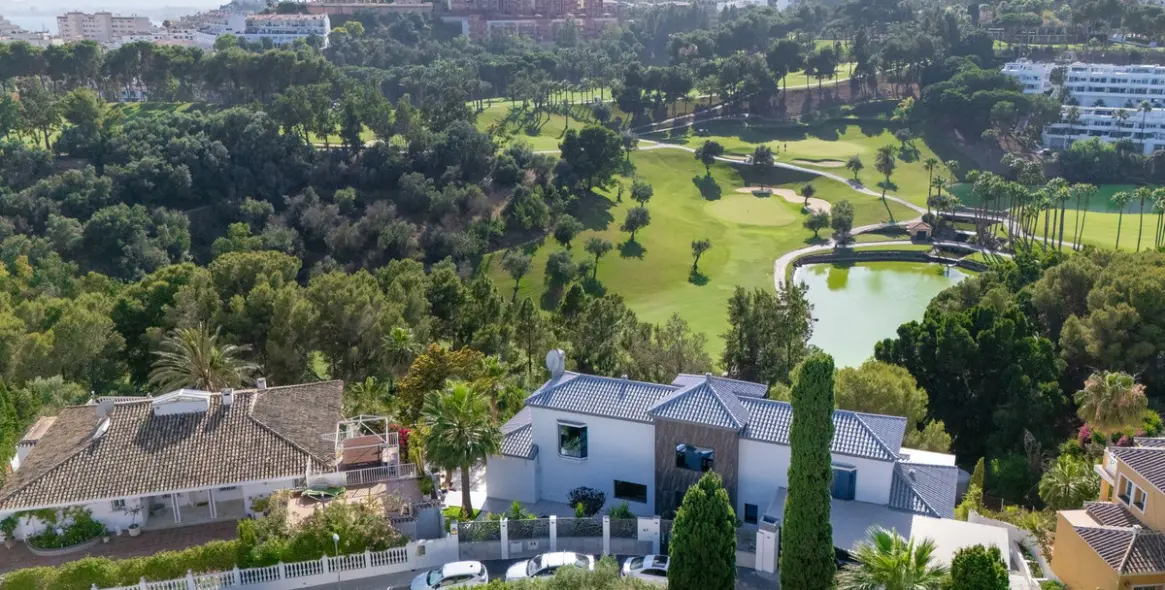 Venta de villa independiente en Torrequebrada 3