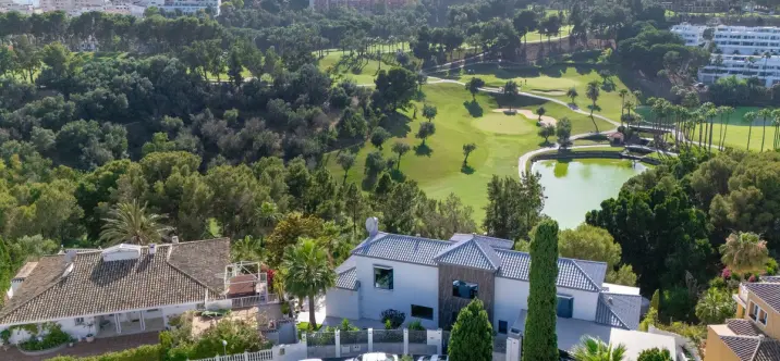 Venta de villa independiente en Torrequebrada 2