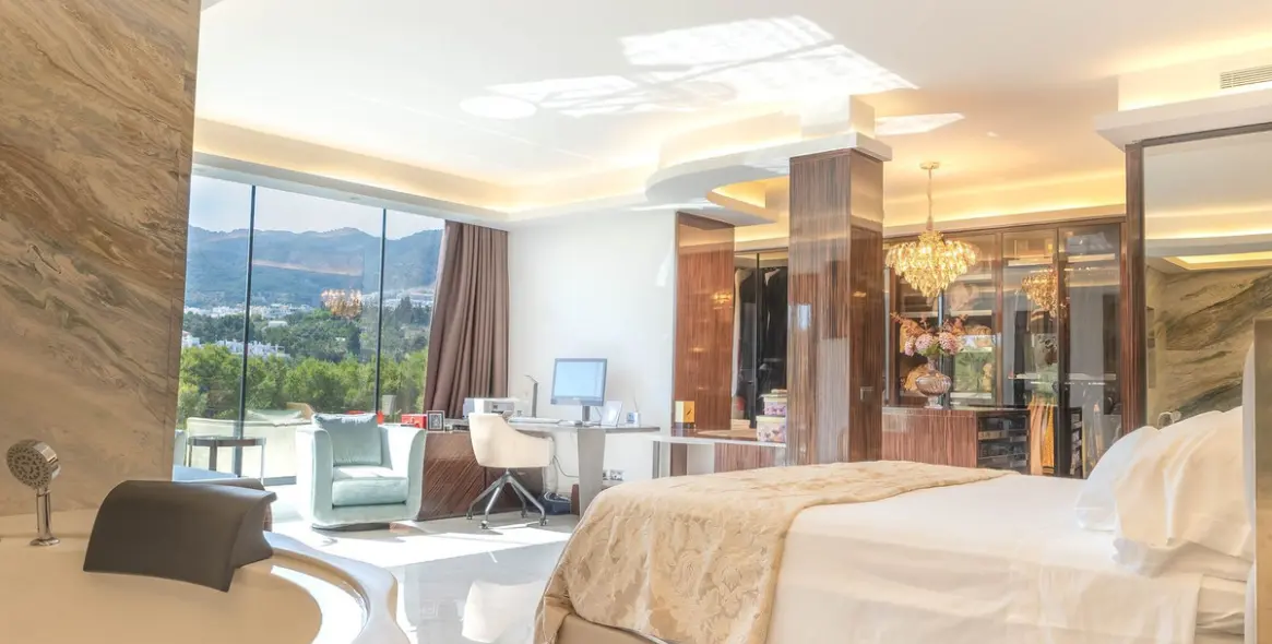 Venta de villa independiente en Torrequebrada 8