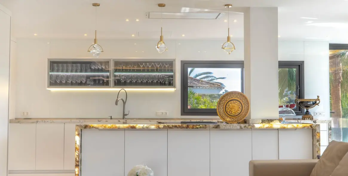 Venta de villa independiente en Torrequebrada 12