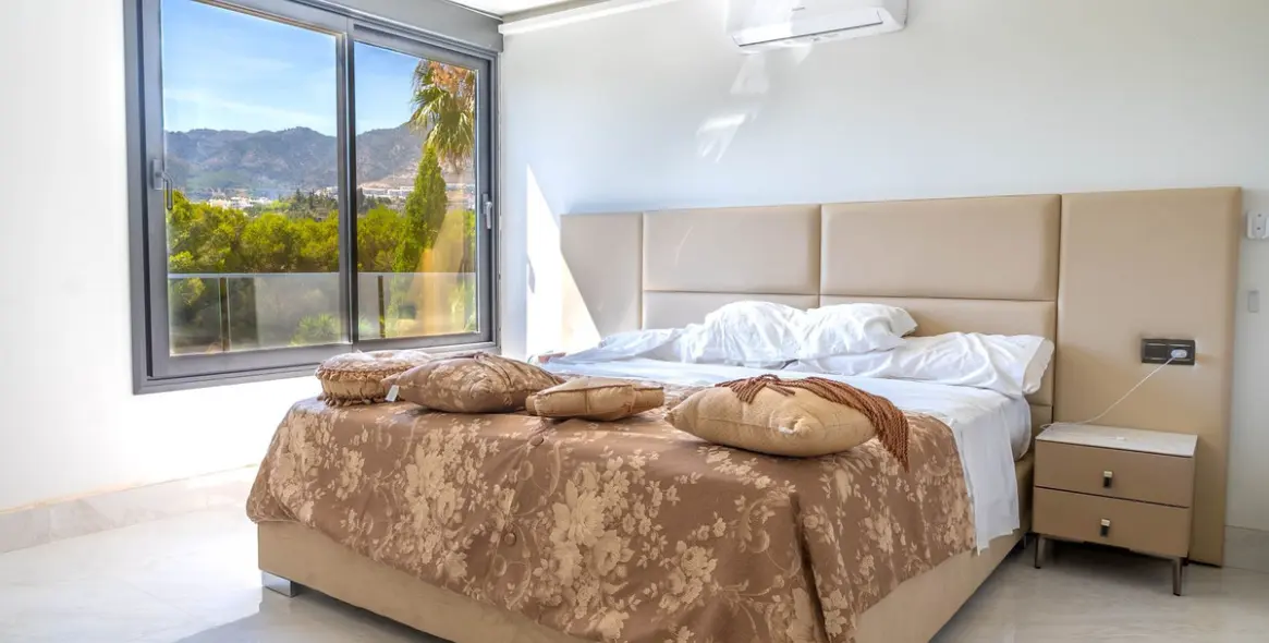 Venta de villa independiente en Torrequebrada 20