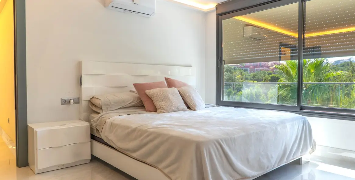 Venta de villa independiente en Torrequebrada 24