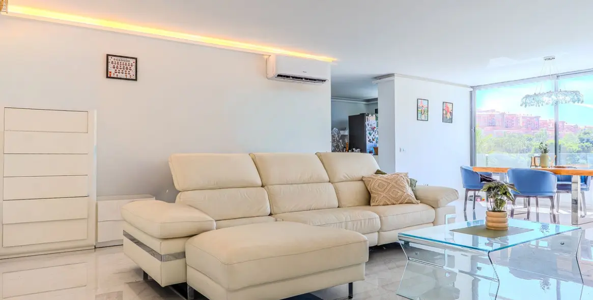 Venta de villa independiente en Torrequebrada 53