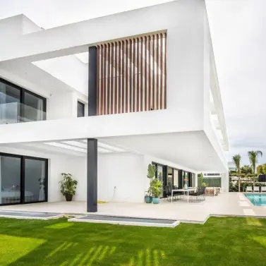 Venta de villa independiente en Nueva Andalucía