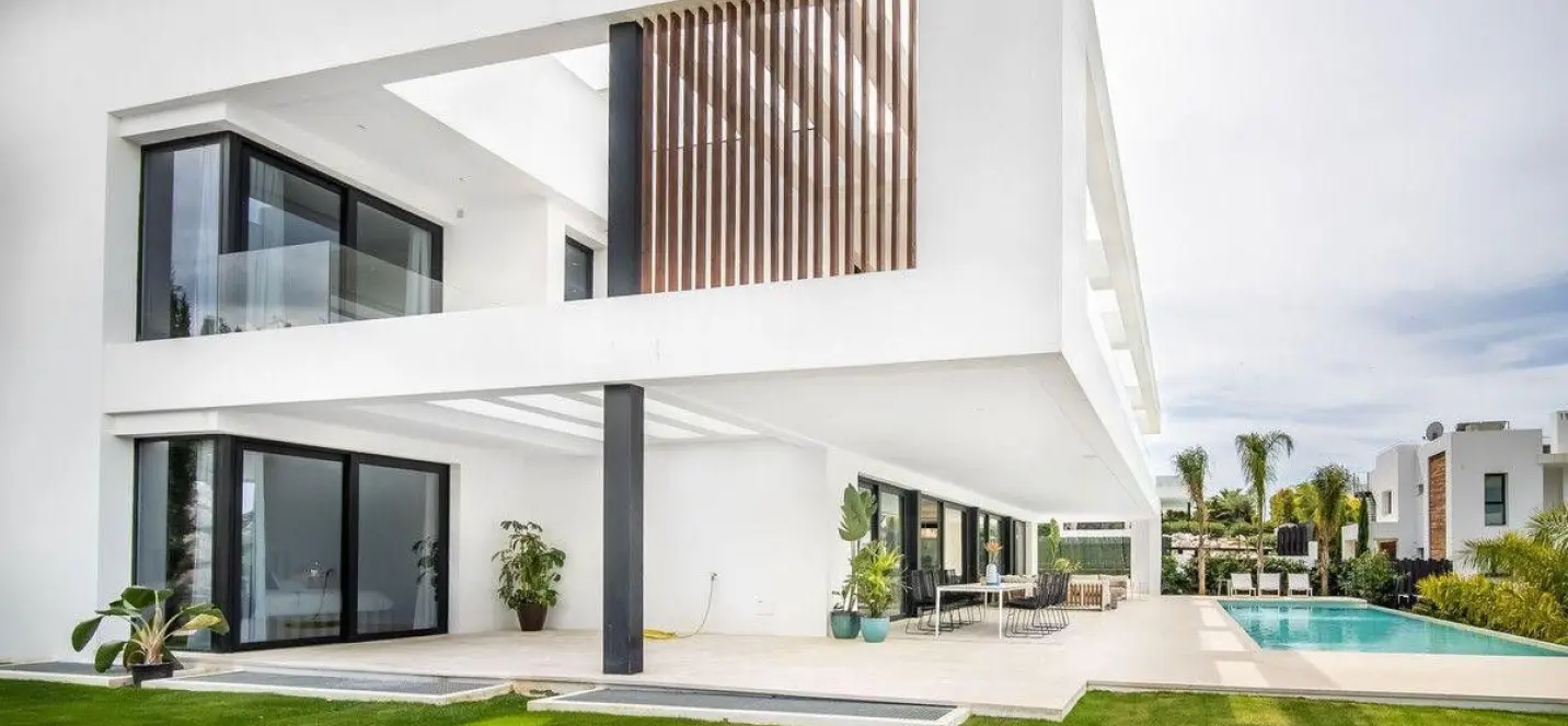 Long-term rent of detached villa in Nueva Andalucía 4