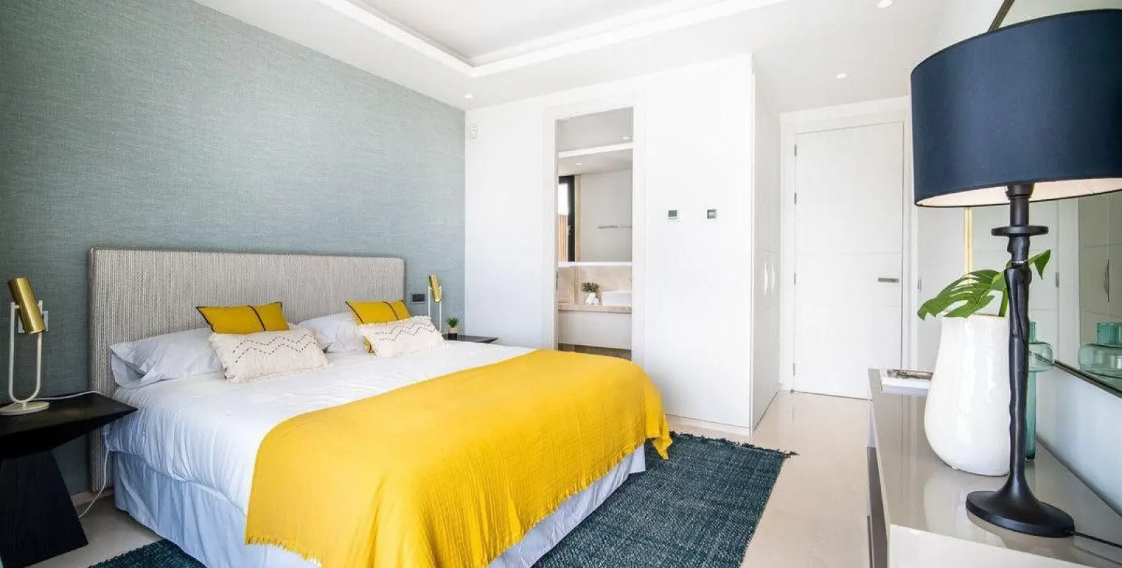Short-term rent of detached villa in Nueva Andalucía 15
