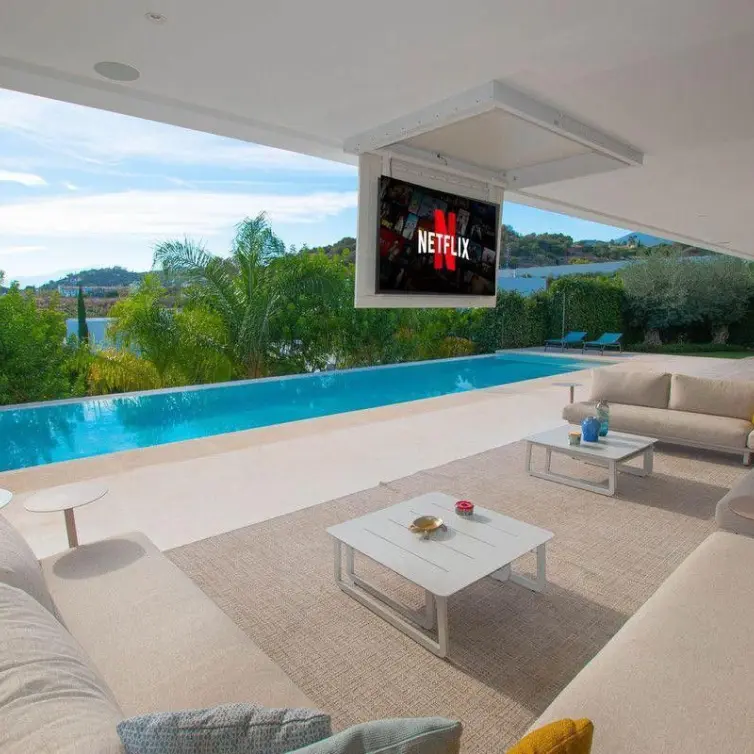 Long-term rent of detached villa in Nueva Andalucía
