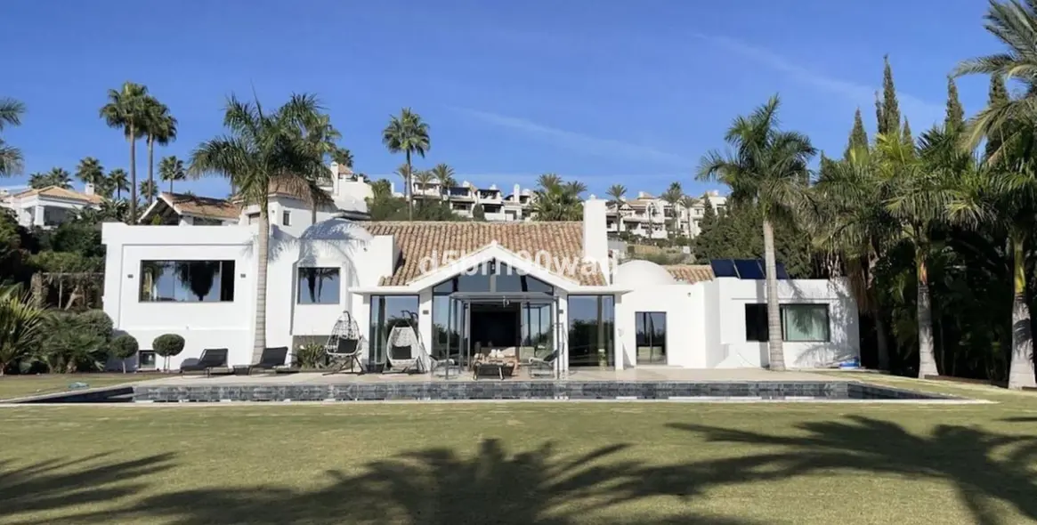 Venta de villa independiente en Benahavís 1
