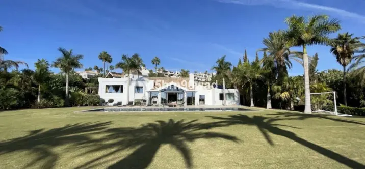 Venta de villa independiente en Benahavís 1