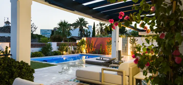 Venta de villa independiente en Las Chapas 1