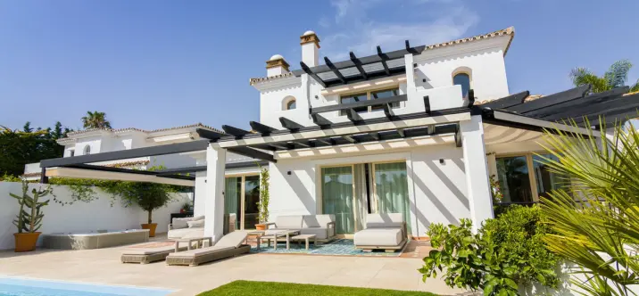 Venta de villa independiente en Las Chapas 2