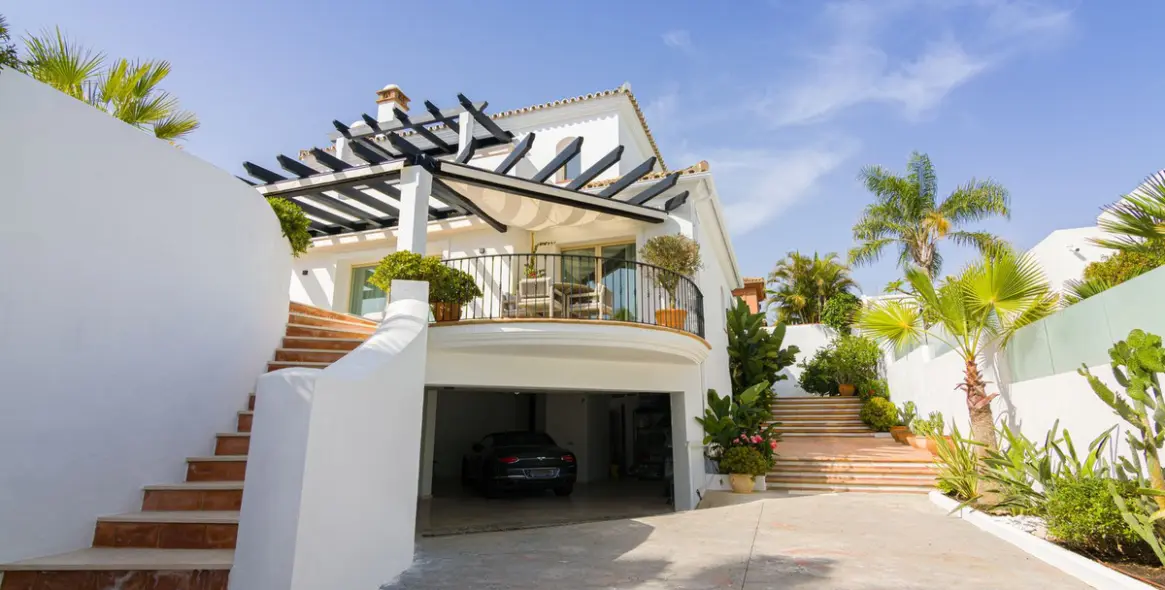 Venta de villa independiente en Las Chapas 4
