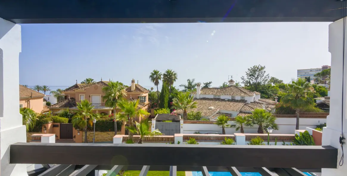 Venta de villa independiente en Las Chapas 7