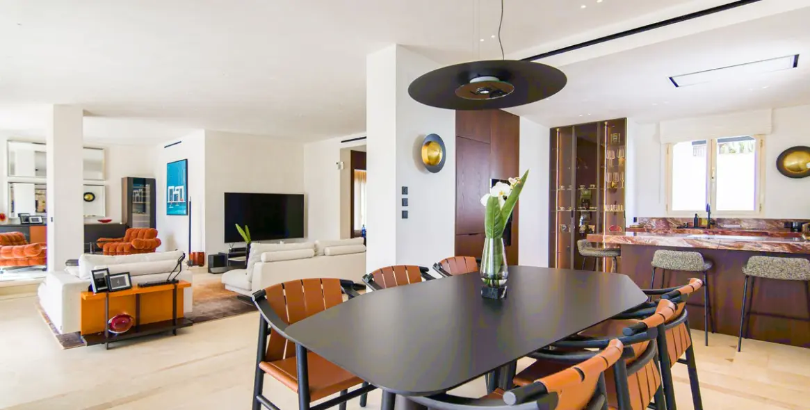 Venta de villa independiente en Las Chapas 11