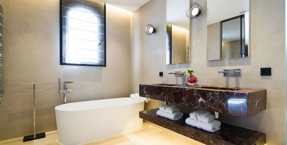 Venta de villa independiente en Las Chapas 22