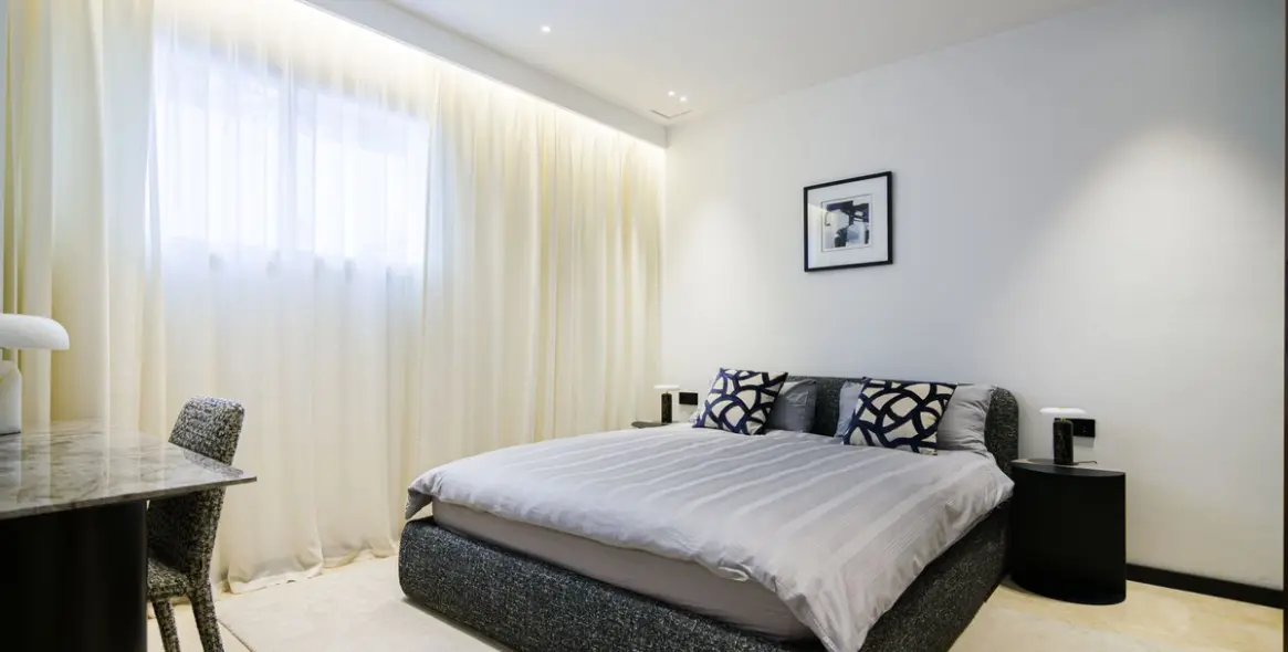 Venta de villa independiente en Las Chapas 24