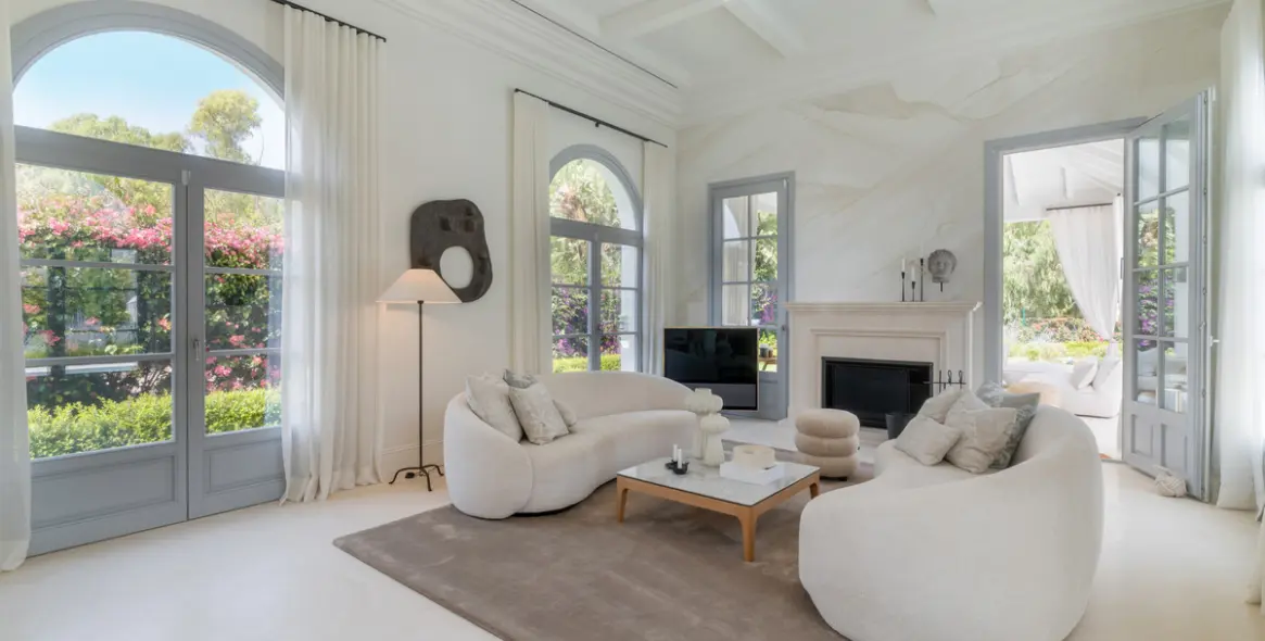 Venta de villa independiente en Nueva Andalucía 1